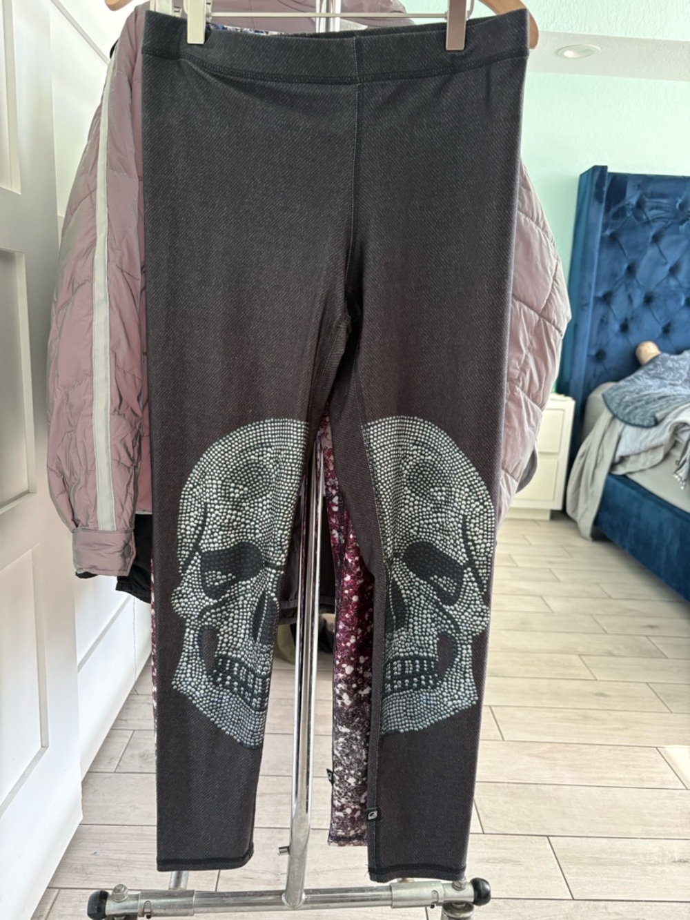 Terez Black SKULL Activewear Leggings